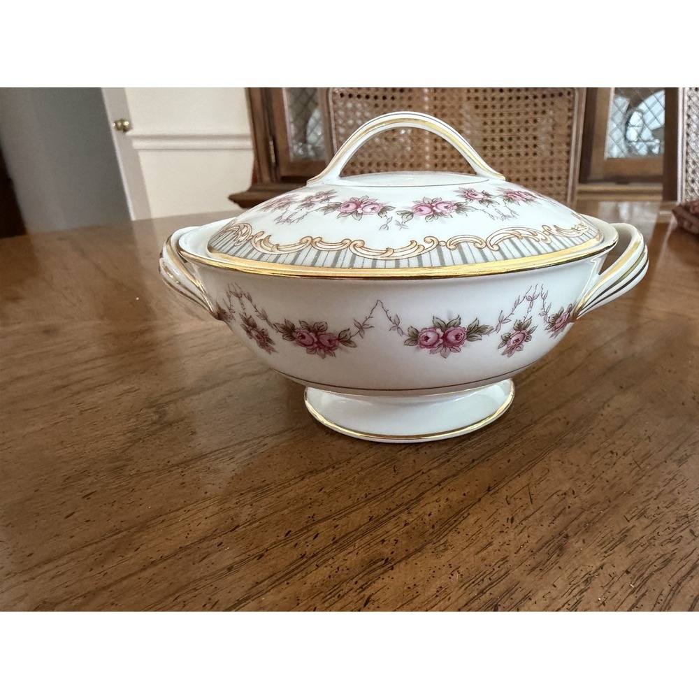 Noritake China WINDSOR Sugar Bowl with Lid 5924 Vintage